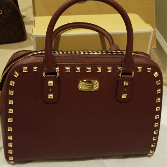 Michael Kors Handbags - NWT MICHAEL KORS SATCHEL
